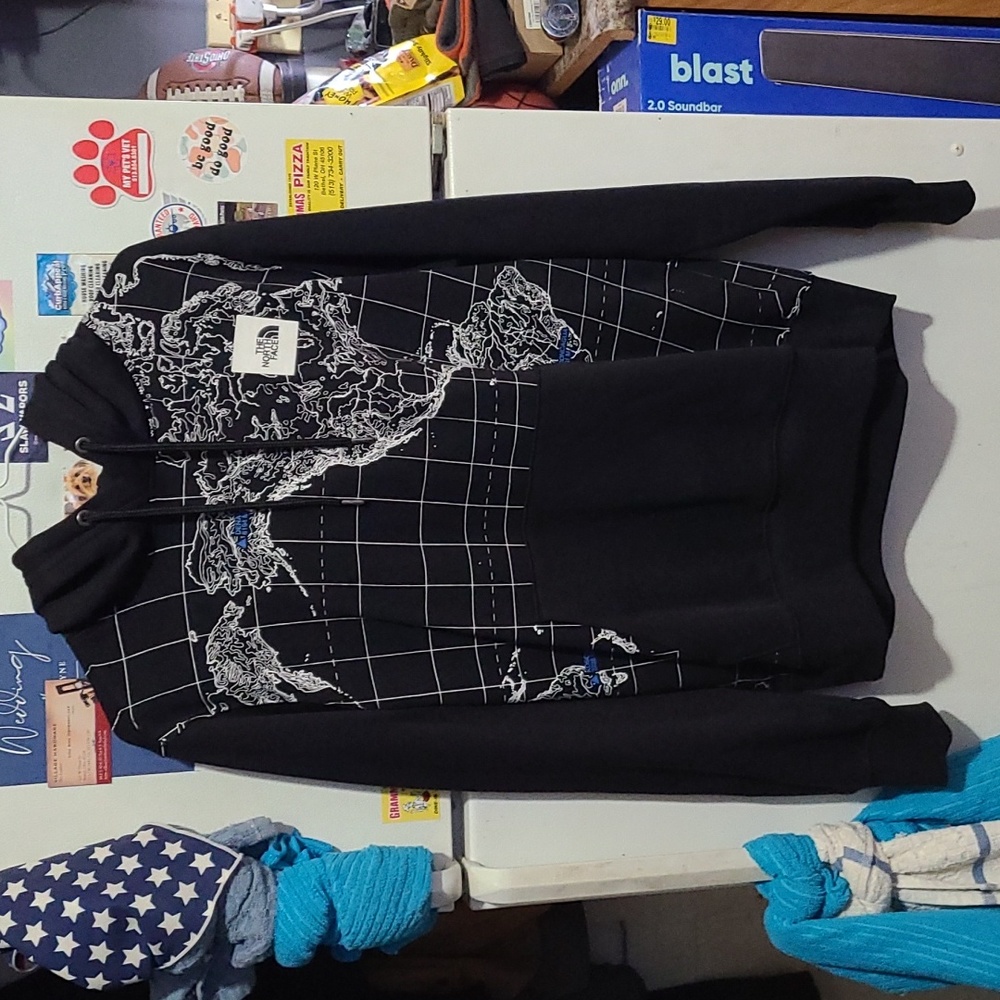 Men's North face hoodie